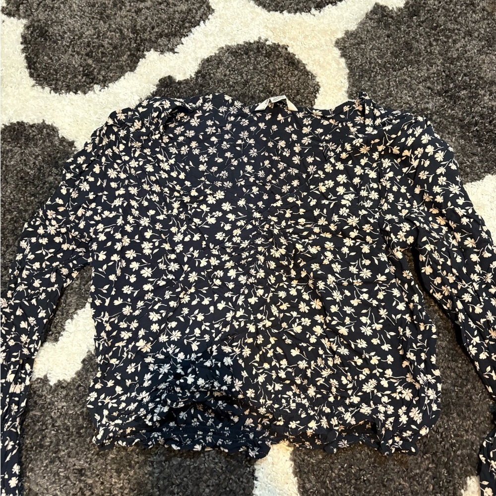American Eagle Outfitters Black and Cream Floral Blouse